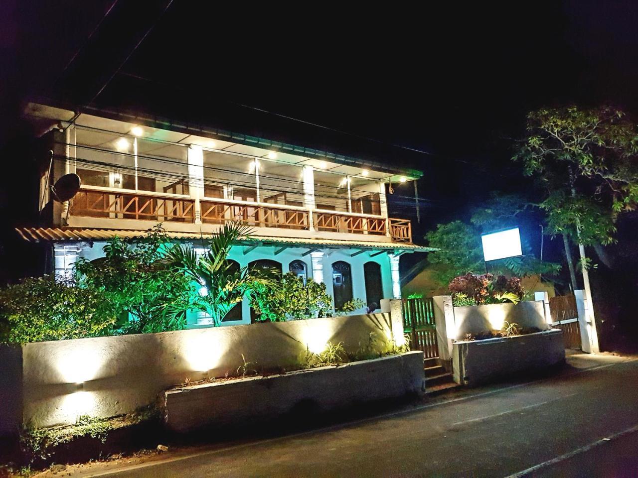 Villa Blue Ocean Mirissa Esterno foto