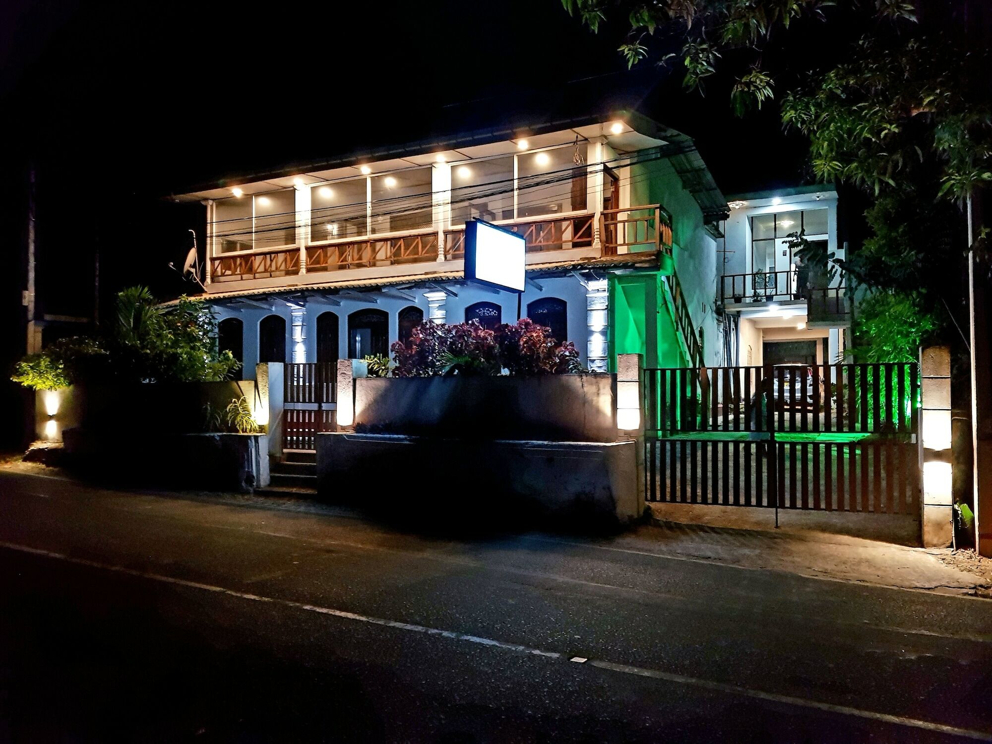 Villa Blue Ocean Mirissa Esterno foto